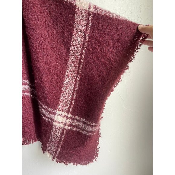 New! World Market Knit Turtleneck Poncho Red Cream Fringed One Size Cozy Soft - Picture 5 of 7
